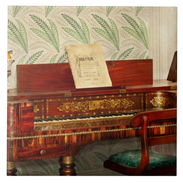 Carreau Musique - Piano - Petit piano à queue carré (Devant)