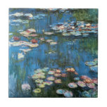 Carreau Nénuphars de Claude Monet, Impressionnisme Vintage<br><div class="desc">Nénuphar (1914) de Claude Monet est une peinture de nature impressionniste vintage. Une des nombreuses variations de peintures florales de nénuphars que Monet peint par l'étang dans son jardin fleuri à Giverny, France. À propos de l'artiste : Claude Monet (1840-1926) est un fondateur du mouvement de peinture impressionniste française, dont...</div>