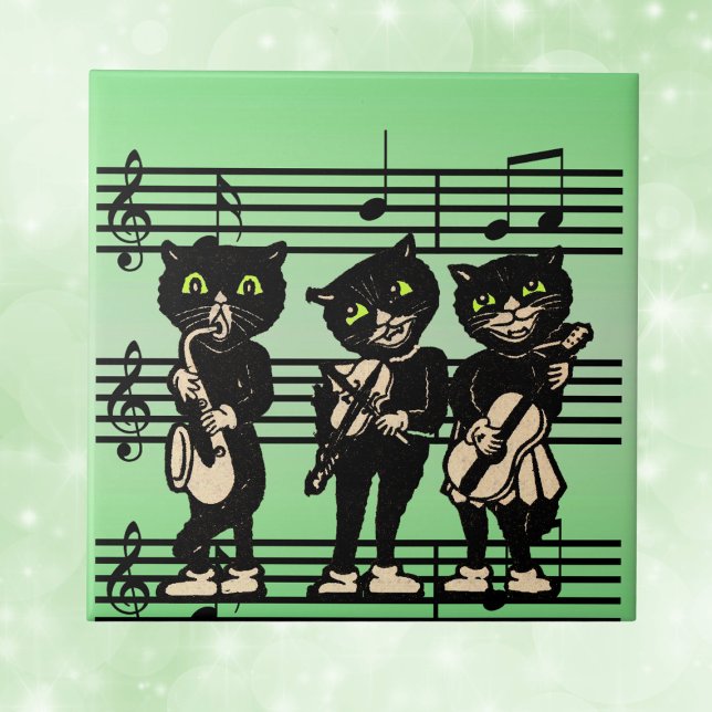 Carreau Notes musicales de Black Cats musicien vintage (Three black cats playing music instruments on sheet of music notes on green decorative ceramic tile.)