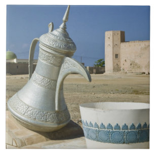 Carreau Oman, région du Dhofar, Mirbat. Carafe d'eau grand