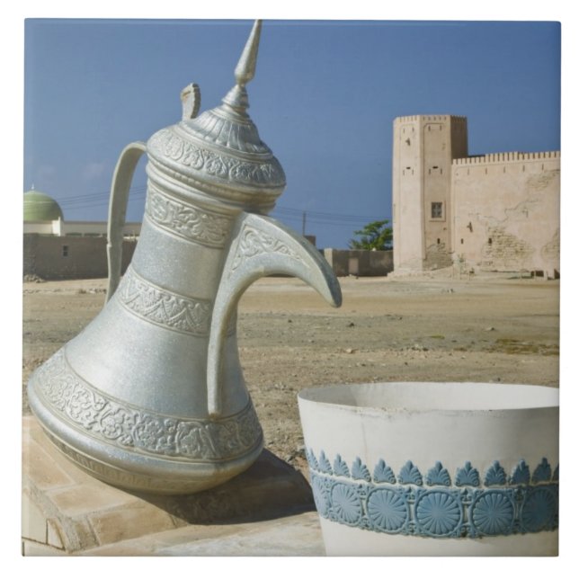 Carreau Oman, région du Dhofar, Mirbat. Carafe d'eau grand (Devant)