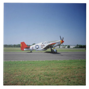 Carreau P-51 C Tuskegee Red Tail avion au CAF Air
