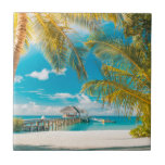 Carreau Palmiers sur un beau coucher du soleil<br><div class="desc">Cette photo comporte de beaux palmiers contre le ciel pendant un coucher du soleil tropical.</div>