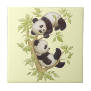 Carreau Panda jouant dans un arbre