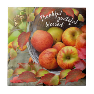 Carreau Panier de pomme coloré et feuilles d'automne.