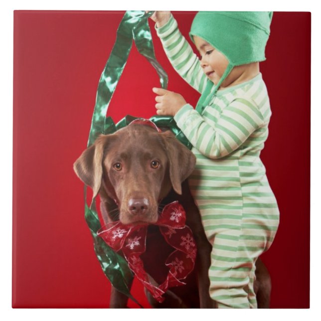 Carreau Petit garçon décorant un chien (Devant)