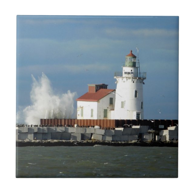 Carreau Phare avec tuile en céramique ondulée (Devant)