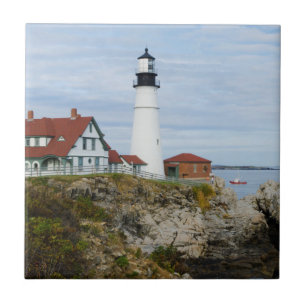 Carreau Phare de Portland Headlight sur une côte rocheuse