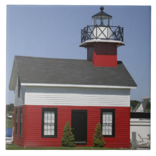 Carreau Phare déplacé sur le rivage à Douglas près de