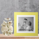 Carreau Photo Famille Moderne Jaune Simple Jolie Cadeau<br><div class="desc">Photo Famille Moderne Jaune Simple Jolie Cadeau</div>