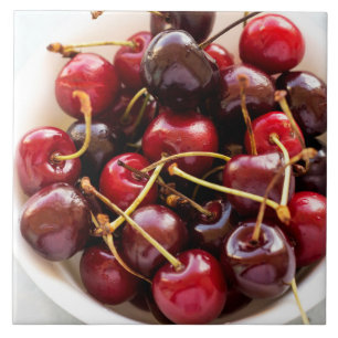 Carreau Photographie de cerises rouges fraîches dans un bo