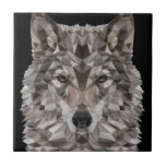 Carreau Portrait géométrique du loup gris<br><div class="desc">Ce loup géométrique regarde son défi. Un vrai alpha fidèle à son pack. Elle est dangereuse pour quiconque en dehors de son sac à loups. Le motif géométrique donne à cet animal sauvage et rugueux l'apparence d'un chien domestique, le meilleur ami de l'homme. Mais elle n'est pas apprivoisée, elle est...</div>