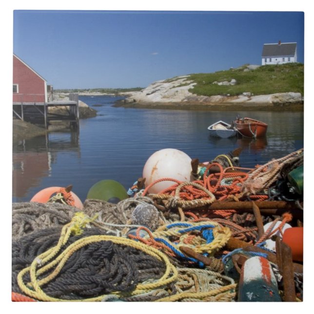 Carreau Pots de homard, bouées et cordes sur le quai (Devant)