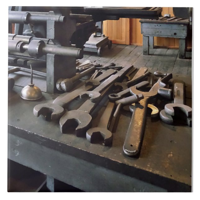 Carreau Poussettes et huile dans la machine Shop (Devant)