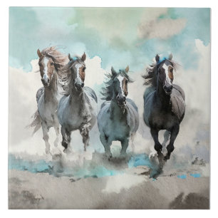 Carreau Quatre mustangs sauvages galopent à travers la pra