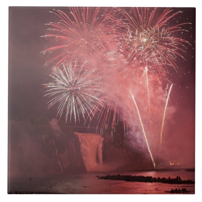 Carreau Québec, Québec, Canada. Feu d'artifice au Parc 2 (Devant)