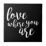 Carreau Quotable V<br><div class="desc">Quotable V par Anna Hambly</div>