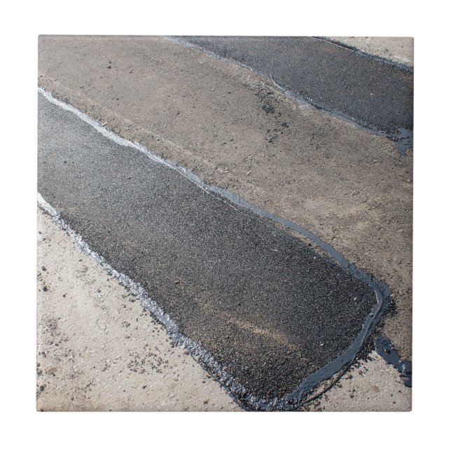 Carreau Réparez le trottoir et étendre le nouvel asphalte (Devant)