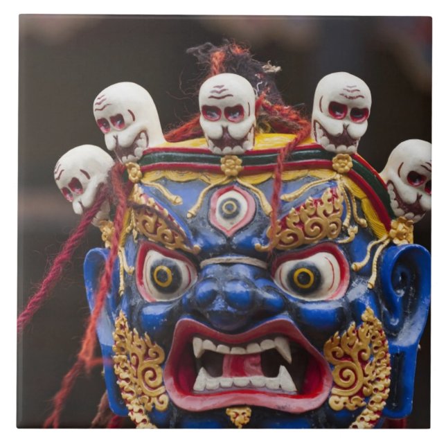 Carreau Représentation de danse masquée au Festival Tshech (Devant)