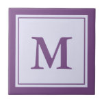 Carreau Simple violet et blanc<br><div class="desc">Vous pouvez customiser cette tuile en céramique violette monogrammée avec votre monogramme/initial.</div>