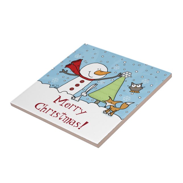 Carreau Snowman décore l'arbre avec des créatures boisées (Côté)