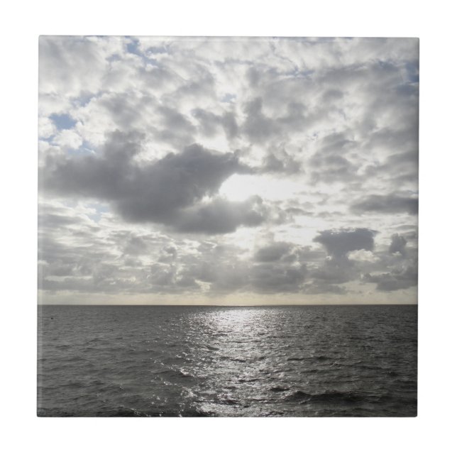 Carreau Soleil brillant à travers les nuages (Devant)