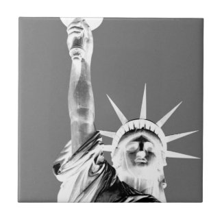 Carreau Statue noire et blanche de Liberty New York City