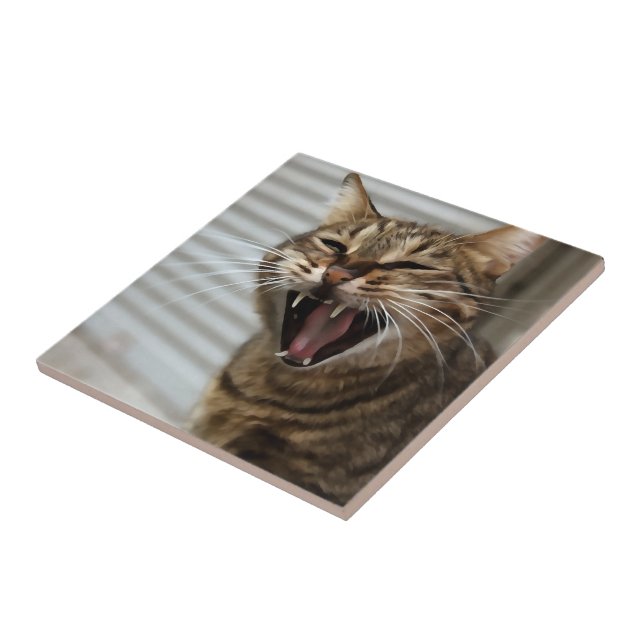 Carreau Tabby Cat Yawning Portrait Artistique (Côté)