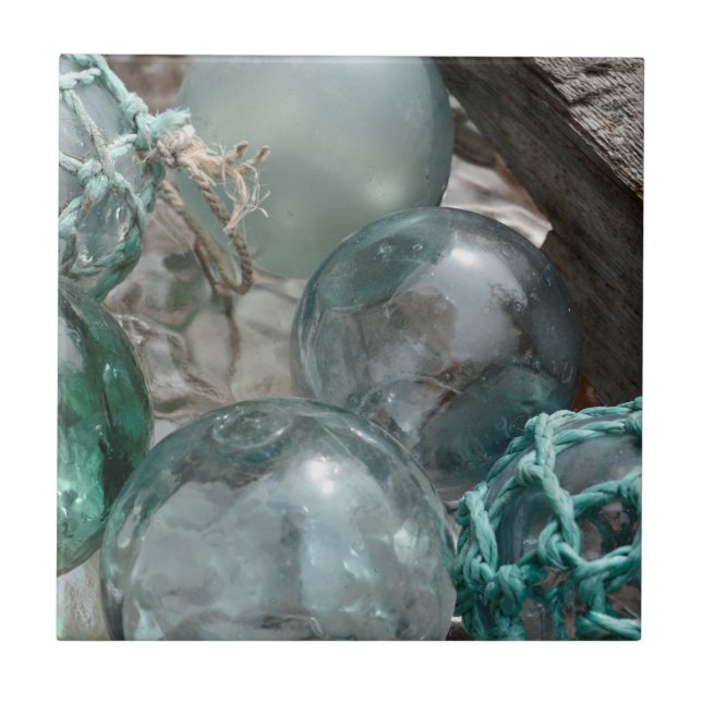 Carreau Tas de flotteurs de pêche en verre (Devant)
