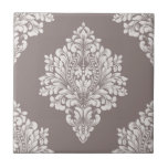 Carreau Taupe et Damas de crème<br><div class="desc">Un motif de damas taupe clair sur un arrière - plan taupe plus foncé crée ce design de tuiles céramiques saisissant. Belle pour un fond de cuisine, baignoire de salle de bain, douche et carrelage de plan de travail, ou n'importe quel espace (non pour l'utilisation extérieure.) CORRESPONDRE des articles dans...</div>