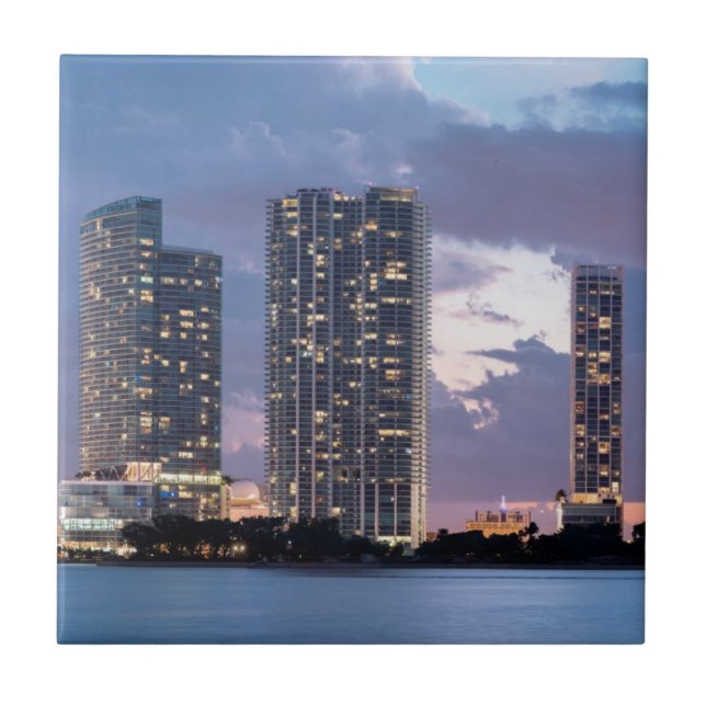 Carreau Tours de condominium au bord de mer à Miami (Devant)