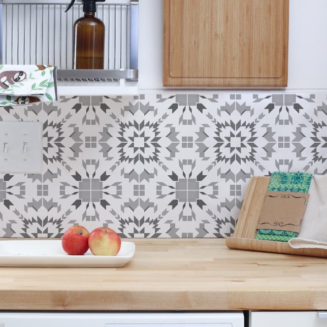 Carreau Tribal Aztec gris blanc géométrique Ikat Boho (Tiles when put together and each rotated the right way create this beautiful pattern.)