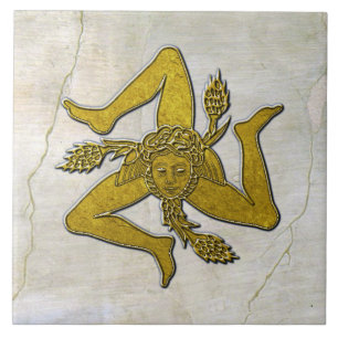Carreau Trinacria Gold sicilienne sur Motif Fresco