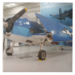 Carreau Un avion de chasse F-6F Hellcat de la Seconde Guer