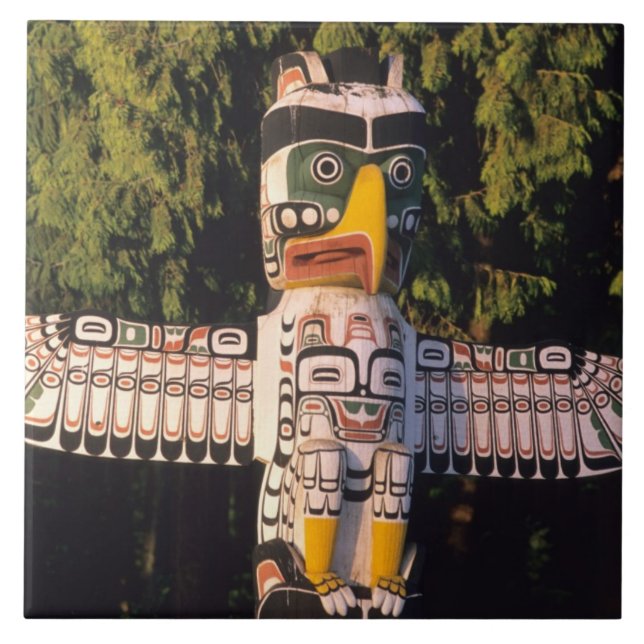 Carreau Un mât totem à Vancouver, Canada. (Devant)