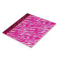 Un motif floral complexe en rose et blanc, art