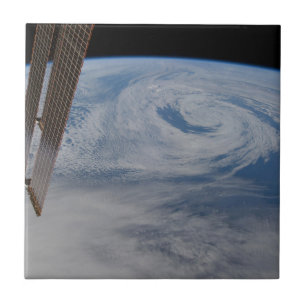 Carreau Un Système De Faible Pression Mi-Atlantique.