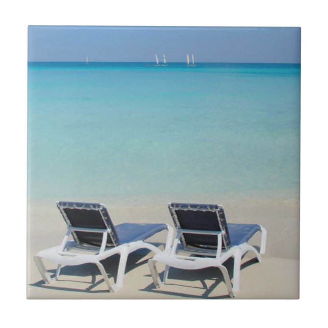 Carreau Varadero, Cuba. Sable et chaises de plage (Devant)