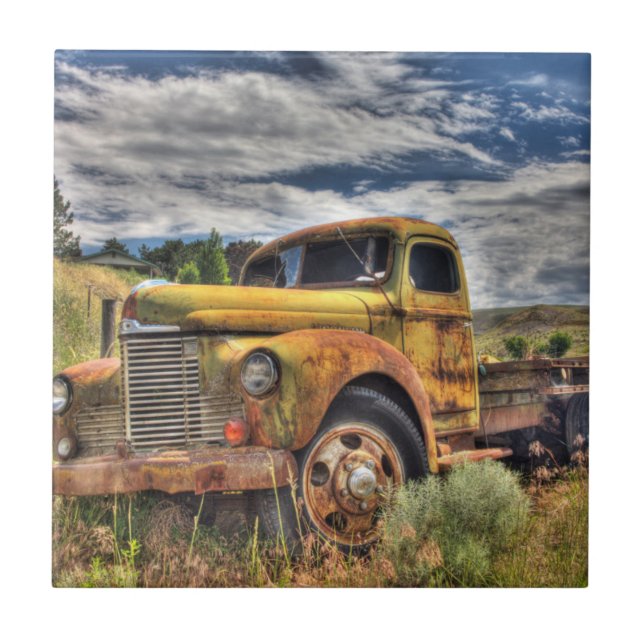 Carreau Vieux camion abandonné dans un champ (Devant)