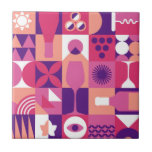 Carreau Vin rose violet rétro Bauhaus Motif<br><div class="desc">Le Carrelage décoratif Motif Retro Pink Purple Wine Bauhaus présente un motif de vin vintage rose,  violet et blanc. Cadeaux parfaits pour les amateurs de vin pour anniversaires,  célébrations,  cadeaux de remerciement,  Fête des Mères,  Noël et emballage cadeau de vacances. Créé par Evco Holidays www.zazzle.com/store/evcoholidays</div>