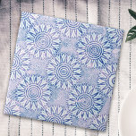 Carreau Vintage Azulejo Bleu Et Blanc En Mosaïque<br><div class="desc">Décor de tuiles décoratives vintage et unique,  avec un motif en mosaïque géométrique bleu et blanc,  à l'aspect de pierre en mauvais état.</div>