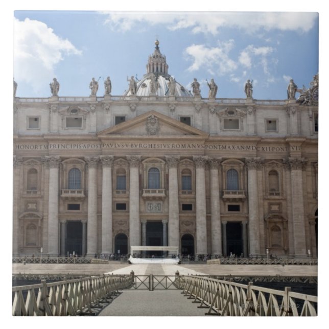 Carreau Vue de face de la basilique de St Peter, Vatican. (Devant)