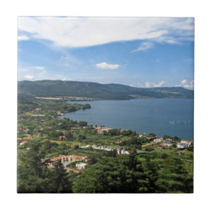 Carreau Vue panoramique de Bracciano de lac