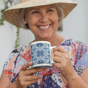 Carreaux antiques dans la Mug Bleue Delft