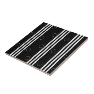 Carreaux de céramique blancs et noirs