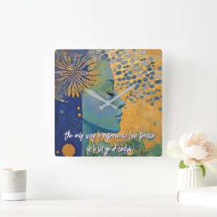 Carrée Femme Bleue Laisser Aller Contrôle Horloge Mur