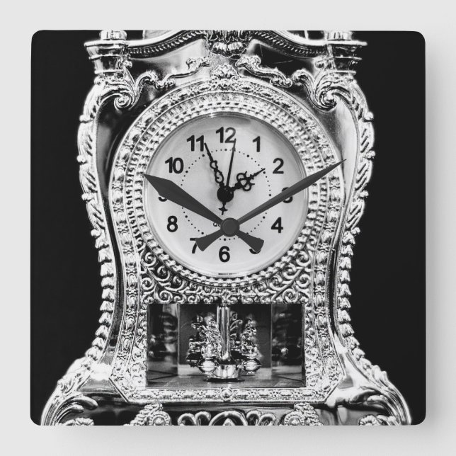 Carrée Horloge argentée vintage (Recto)