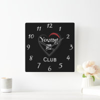 Horloge du club des jeunes au cœur