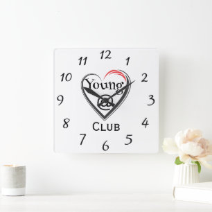 Carrée Horloge du Young at Heart Club