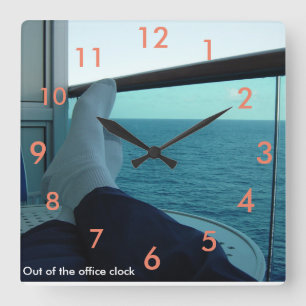 Carrée Horloge hors du bureau